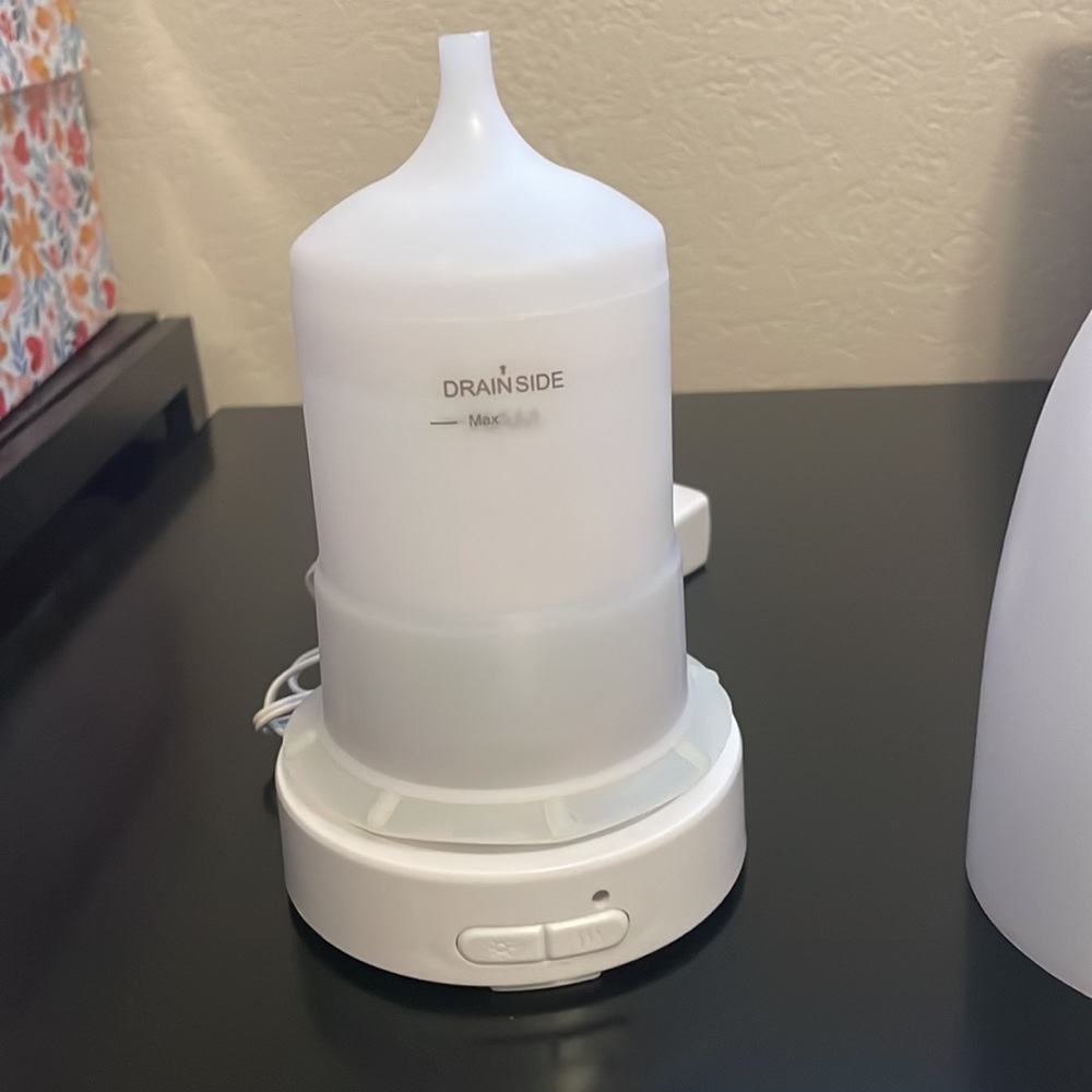 Essential Oil Diffuser - Picture 3 of 4
